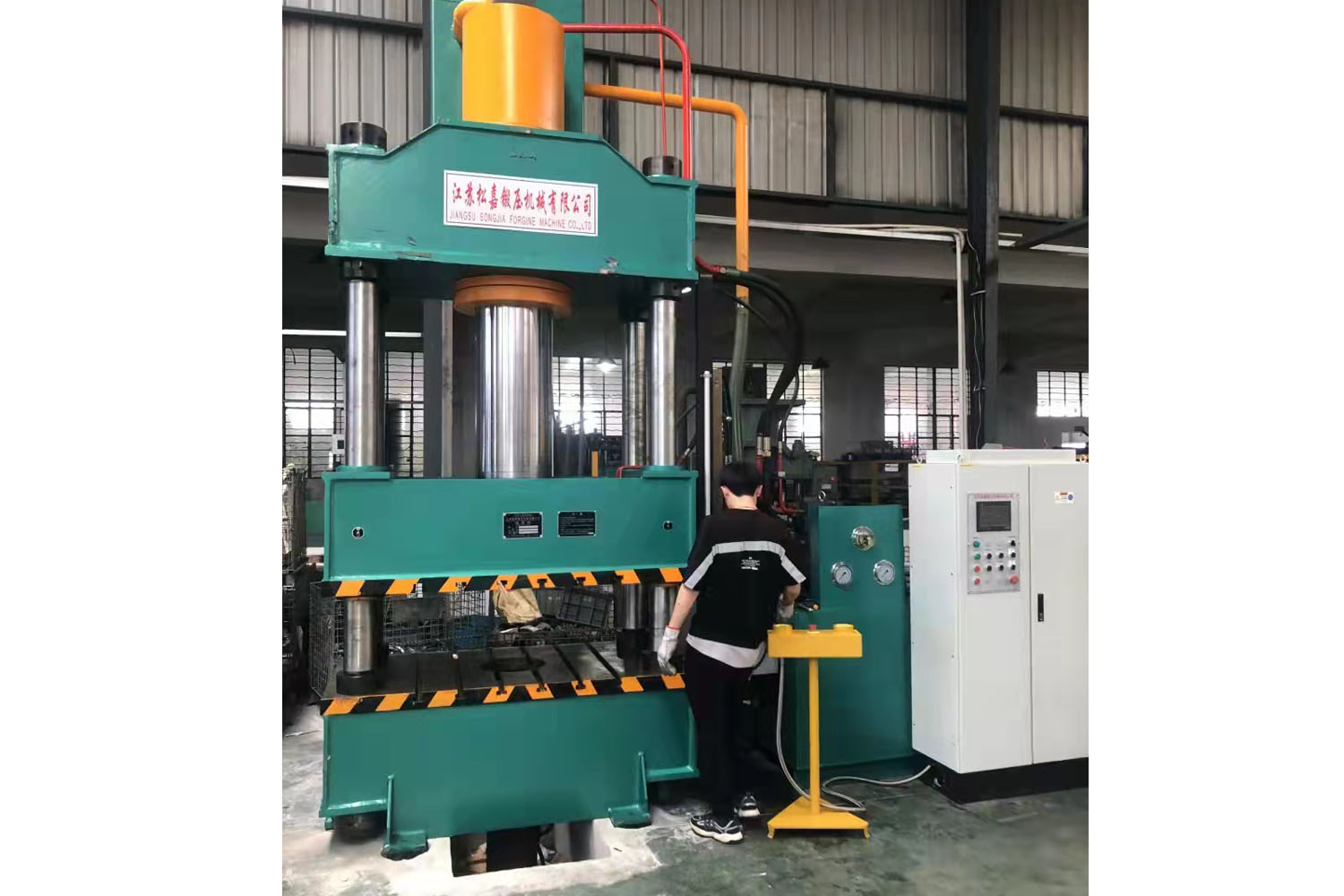 四柱式液壓機(YTT32)